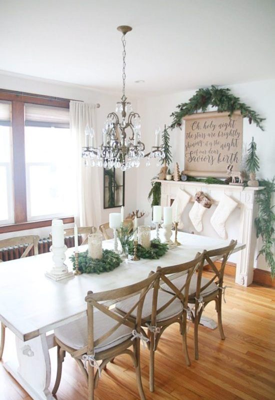 25+ Most Creative DIY Christmas Dining Room Decoration Ideas To Try